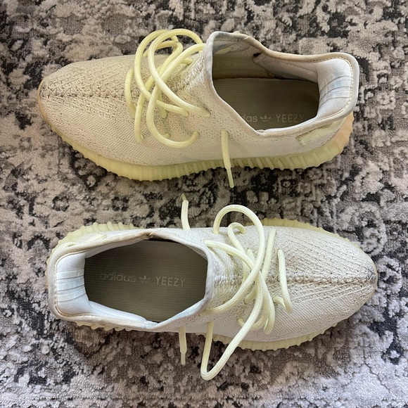 Yeezy 350 butter colorway - Picture 3 of 6